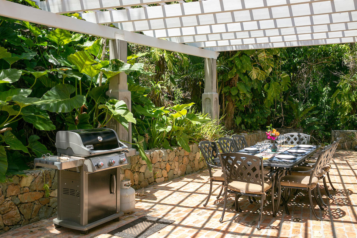 Mango Bay ocean view terrace and outdoor dining