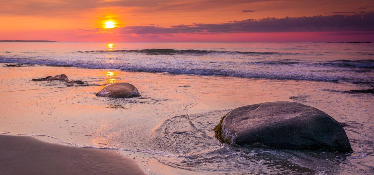 Reef Break Vista shoreline sunset