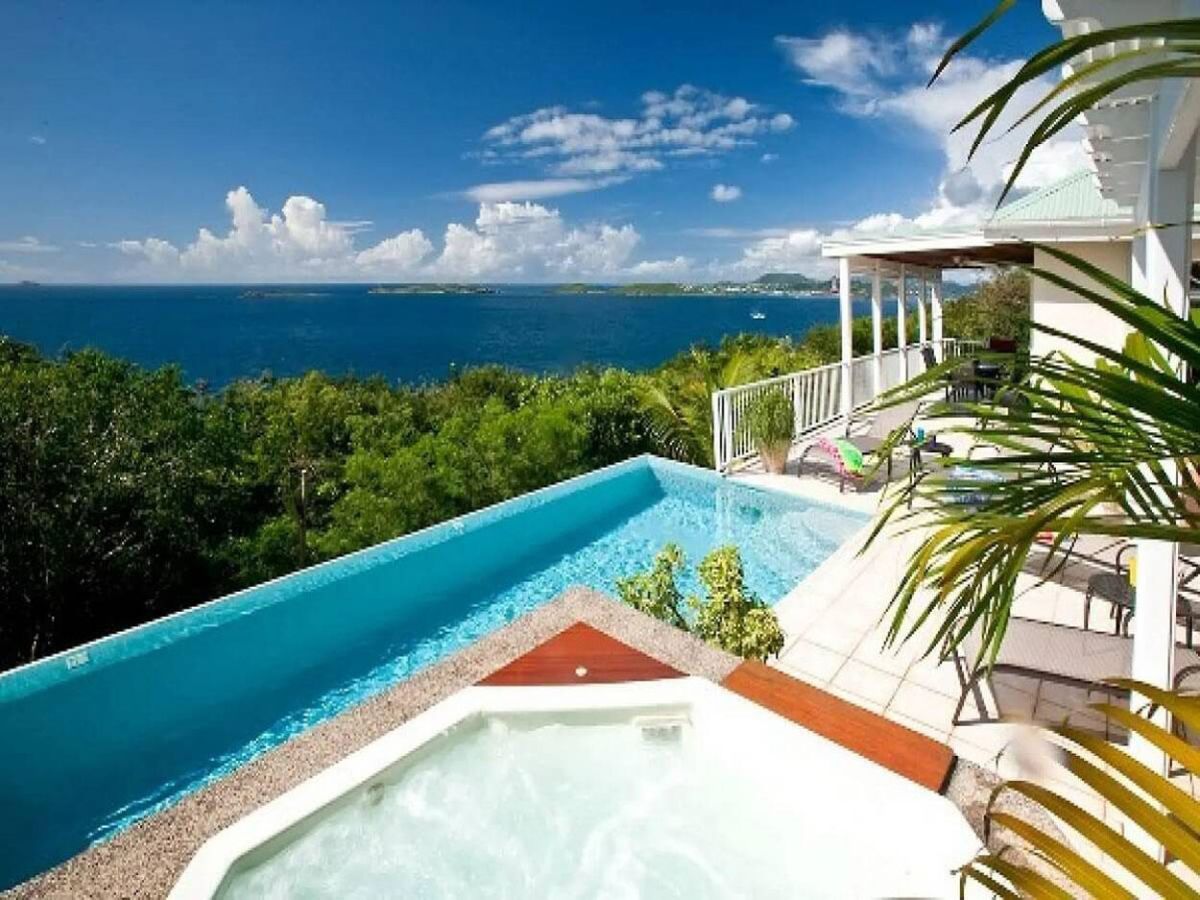 Villa Splendore oceanfront villa exterior on Maria Bluff
