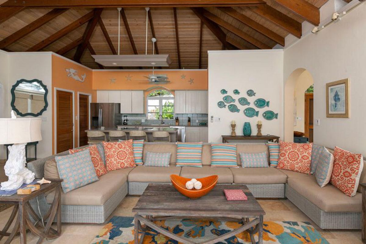 Villa Splendore master bedroom suite with island views