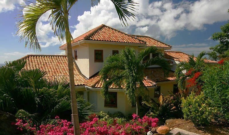 Vista Caribe great room and modern island interiors